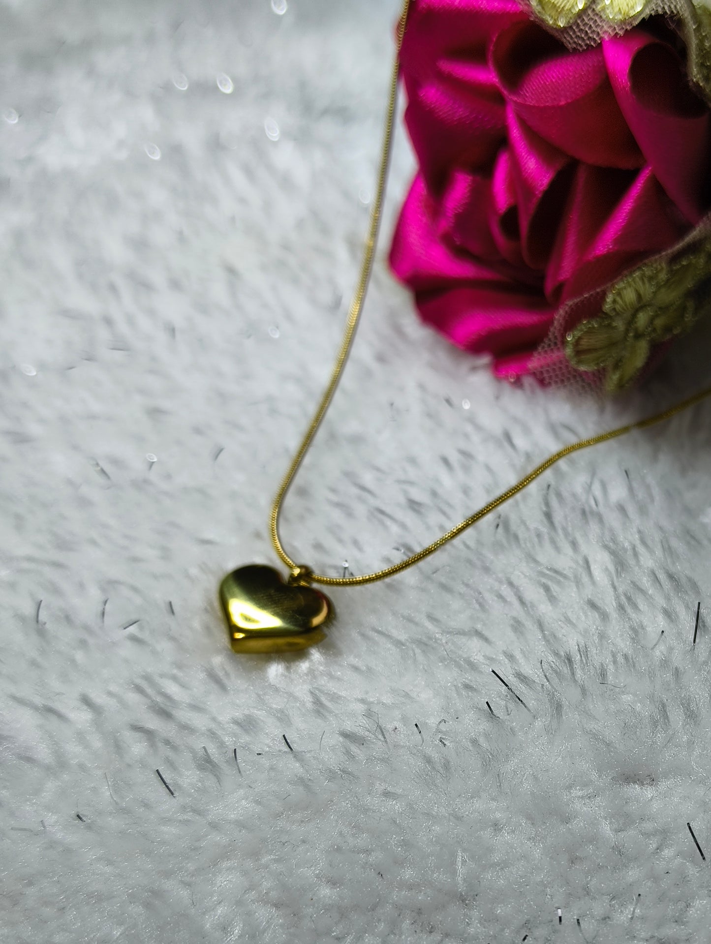 Elegant Golden Heart Pendant