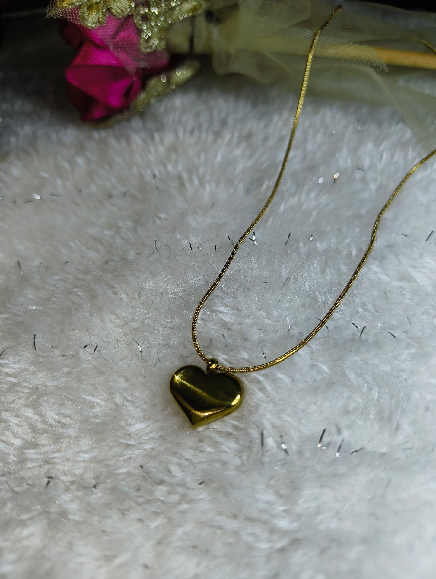 Elegant Golden Heart Pendant